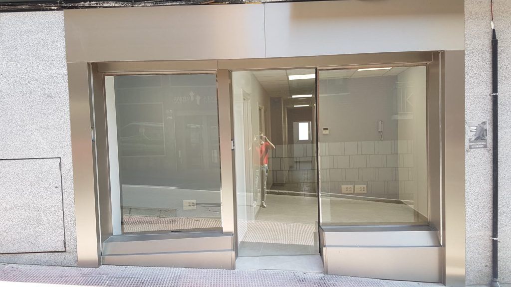 Puerta-de-cristal-empresa-madrid