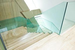 Barandilla-de-cristal-para-escaleras-madrid-1