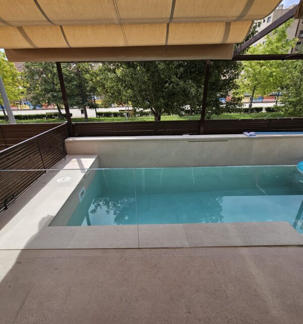 barandilla-de-cristal-para-piscina-madrid