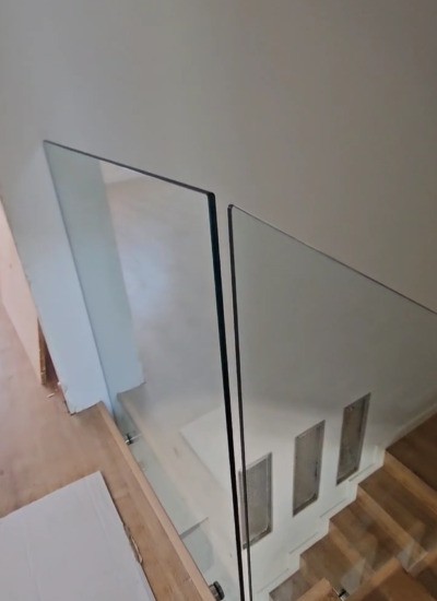 Barandilla-en-cristal-templado-para-escaleras